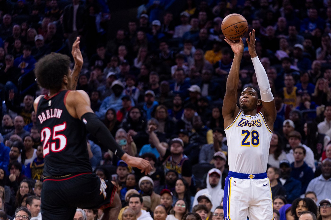James hits go-ahead 3 and scores 29 points, Doncic has triple-double in Lakers' win over 76ers | iNFOnews.ca James hits go-ahead 3 and scores 29 points, Doncic has triple-double in Lakers' win over 76ers | iNFOnews.ca