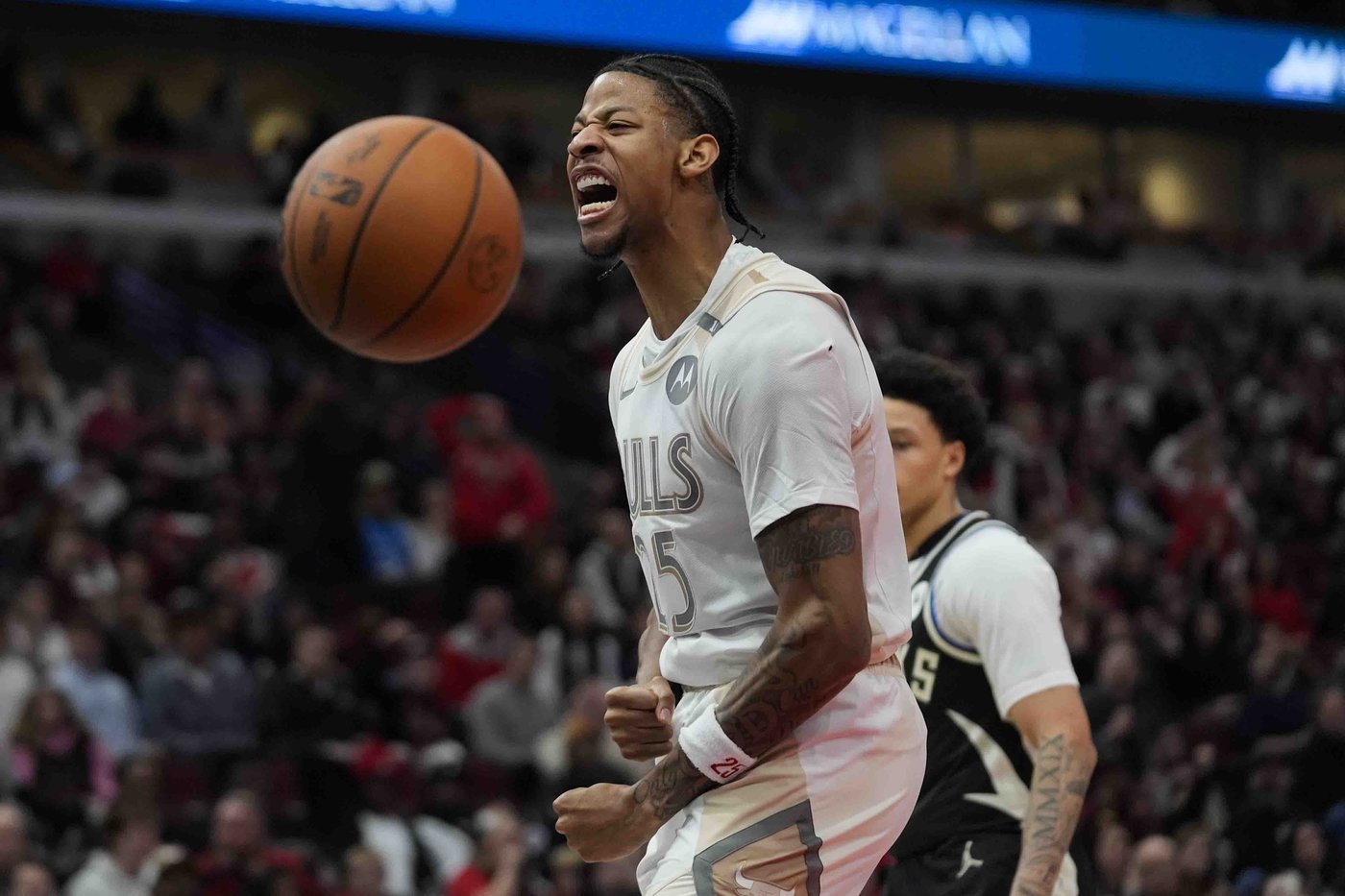 Giddey's triple-double sends Bulls to 116-111 win over Bucks | iNFOnews.ca