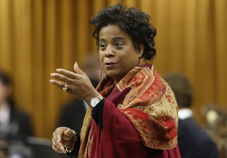 Feds revive bill to build digitally connected health data systems for patients, providers | iNFOnews.ca