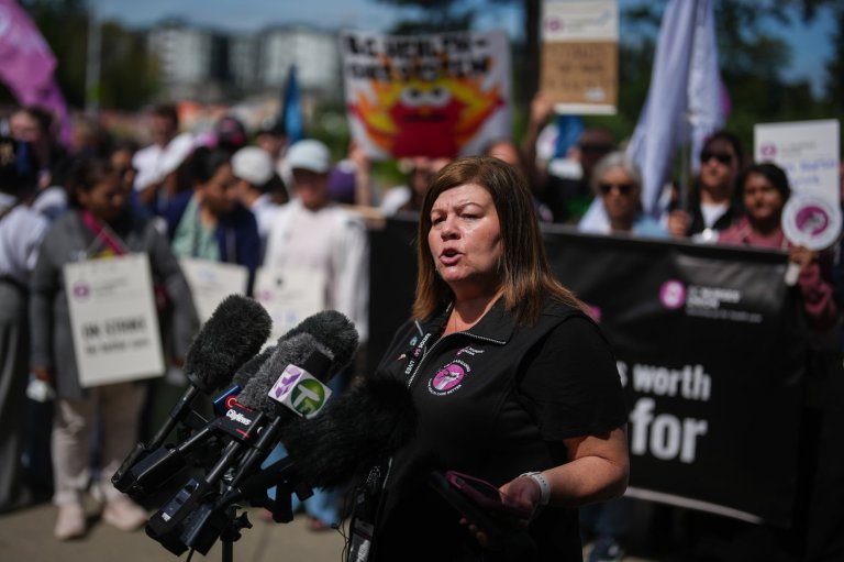 B.C. nurses sees no sign of government shift on pay mandate as mediated talks begin | iNFOnews.ca