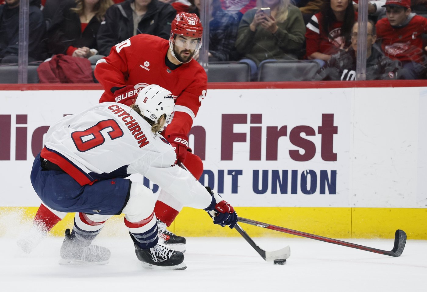 Kane reaches 1,300 points, Red Wings halt four-game slide with 4-2 win over Capitals | iNFOnews.ca