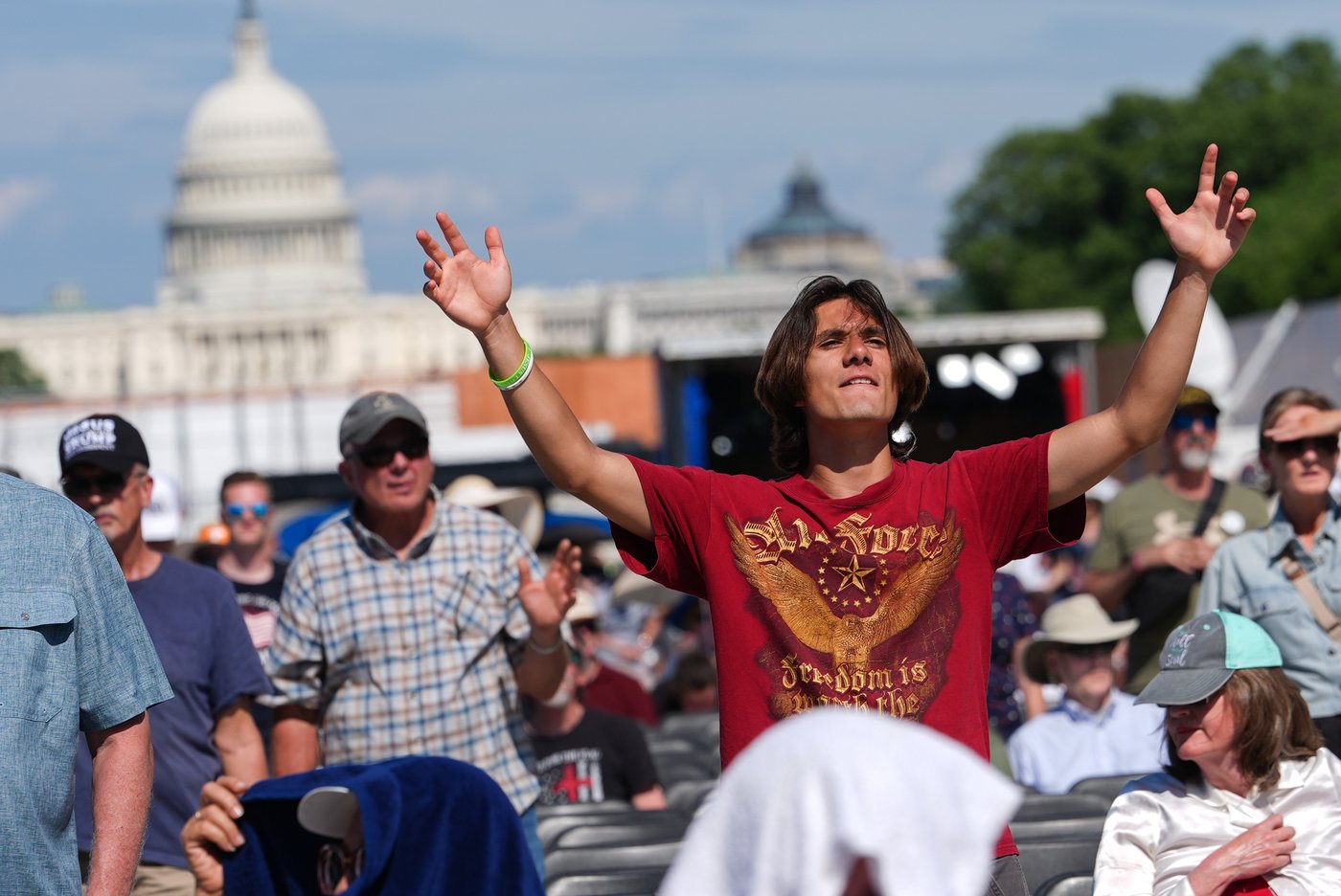 Washington prayer rally draws thousands to the National Mall, in photos | iNFOnews.ca