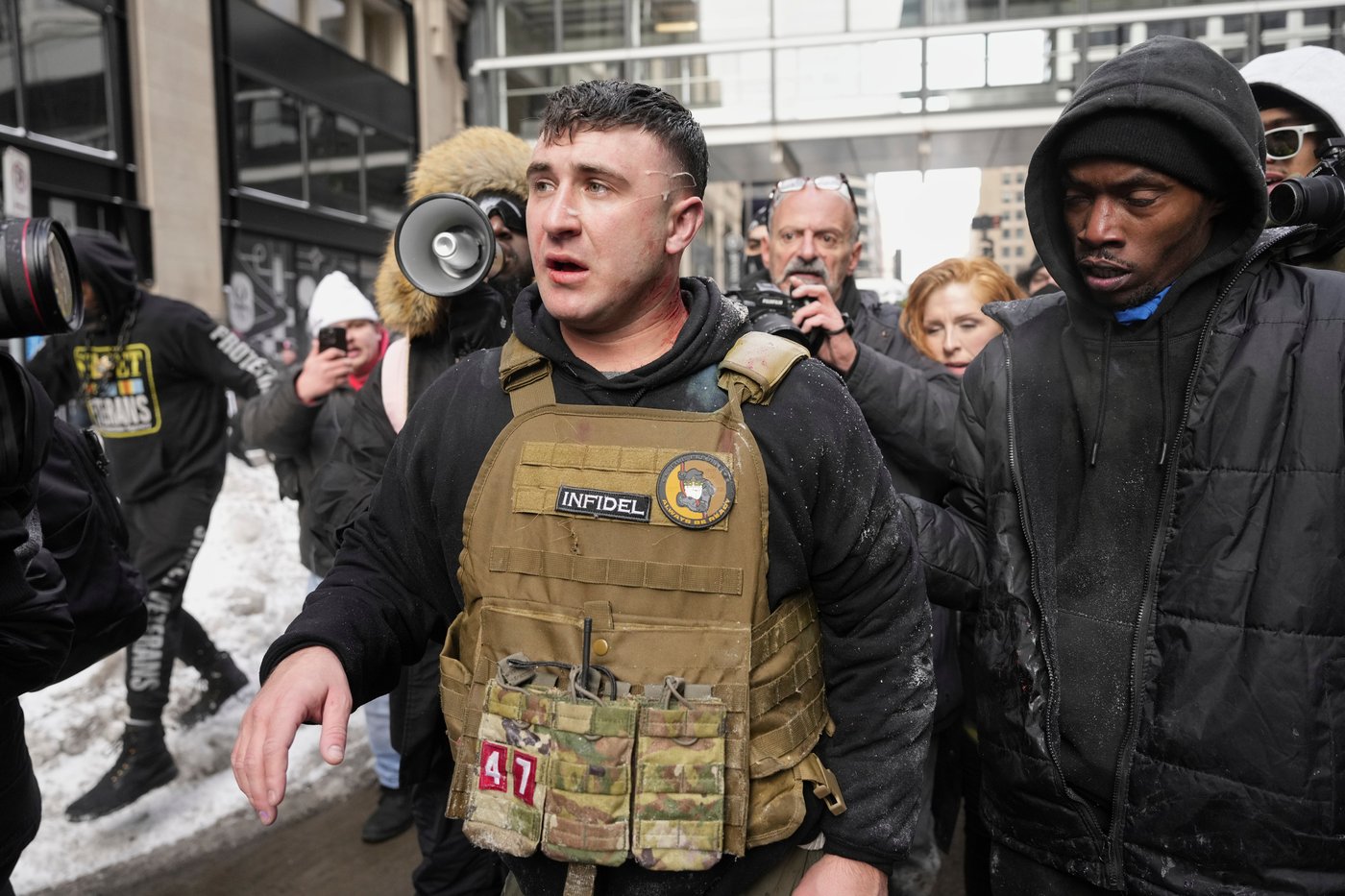 Police investigating after device thrown at anti-Islam protest in New York City | iNFOnews.ca Police investigating after device thrown at anti-Islam protest in New York City | iNFOnews.ca
