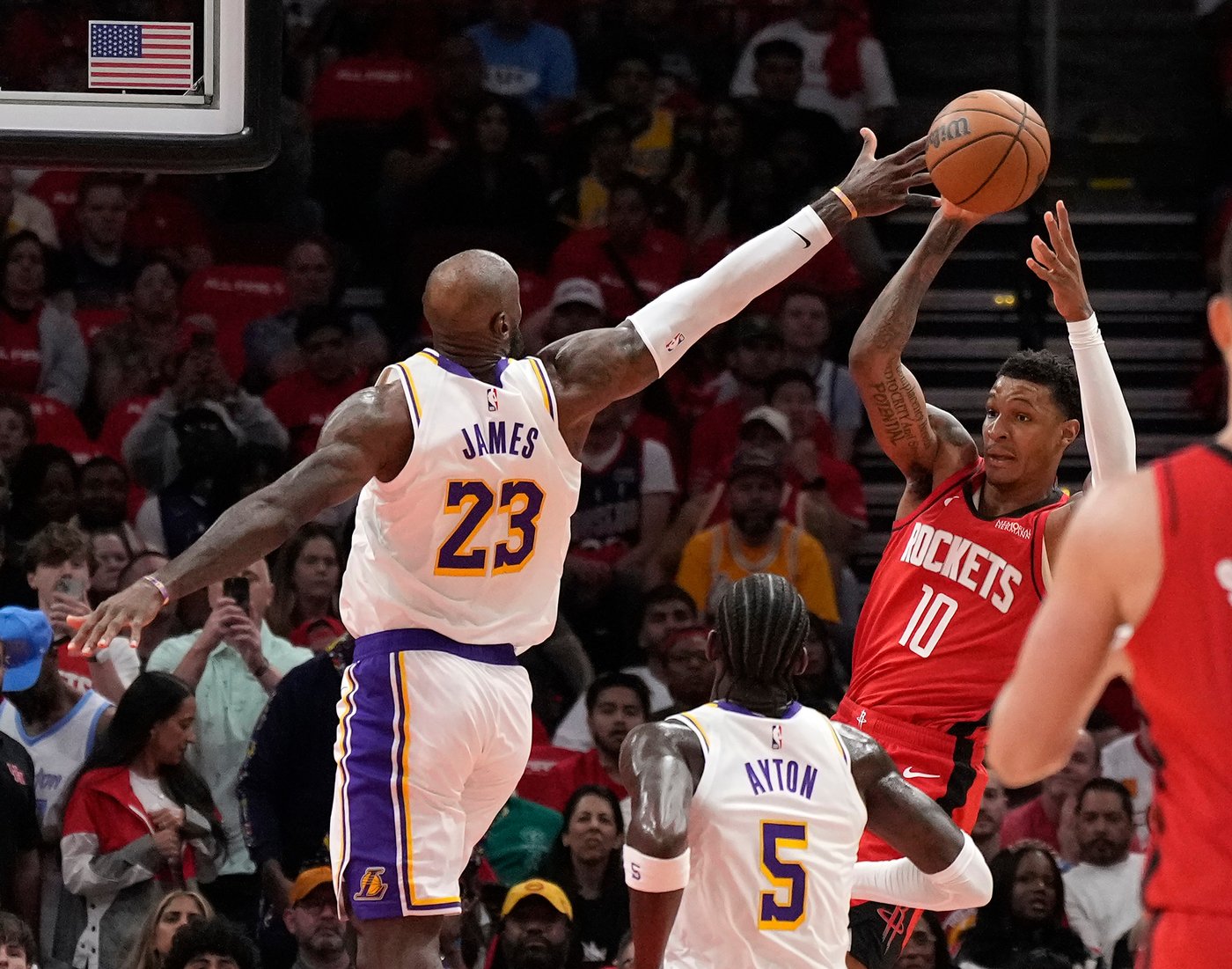 Amen Thompson sparks Rockets' 115-96 rout to stave off elimination against Lakers | iNFOnews.ca