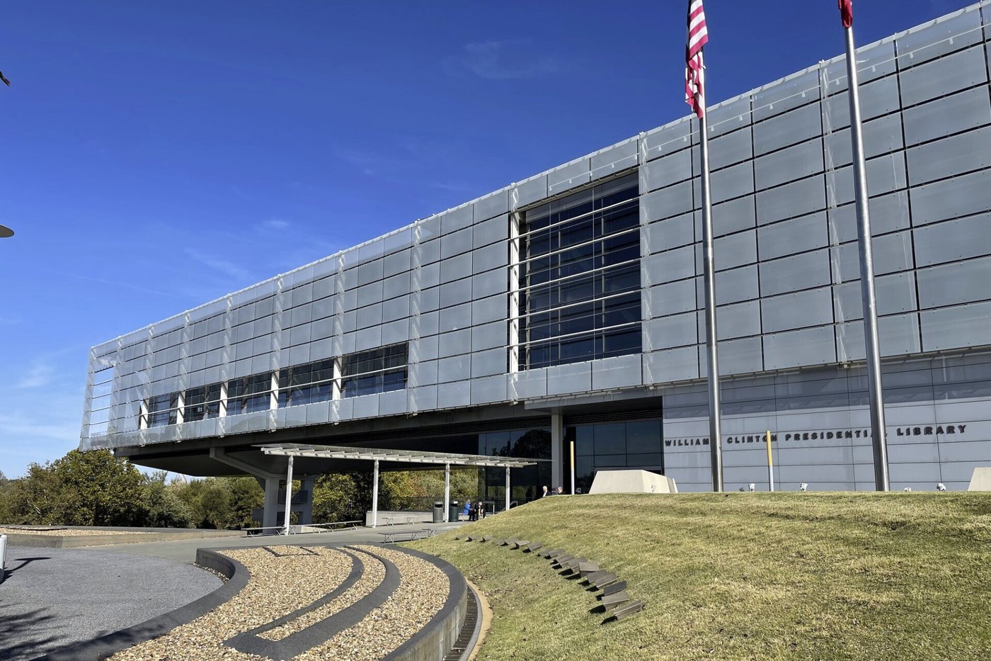 20 years after opening, Bill Clinton's presidential library prepares for a 'refresh' | iNFOnews.ca 20 years after opening, Bill Clinton's presidential library prepares for a 'refresh' | iNFOnews.ca