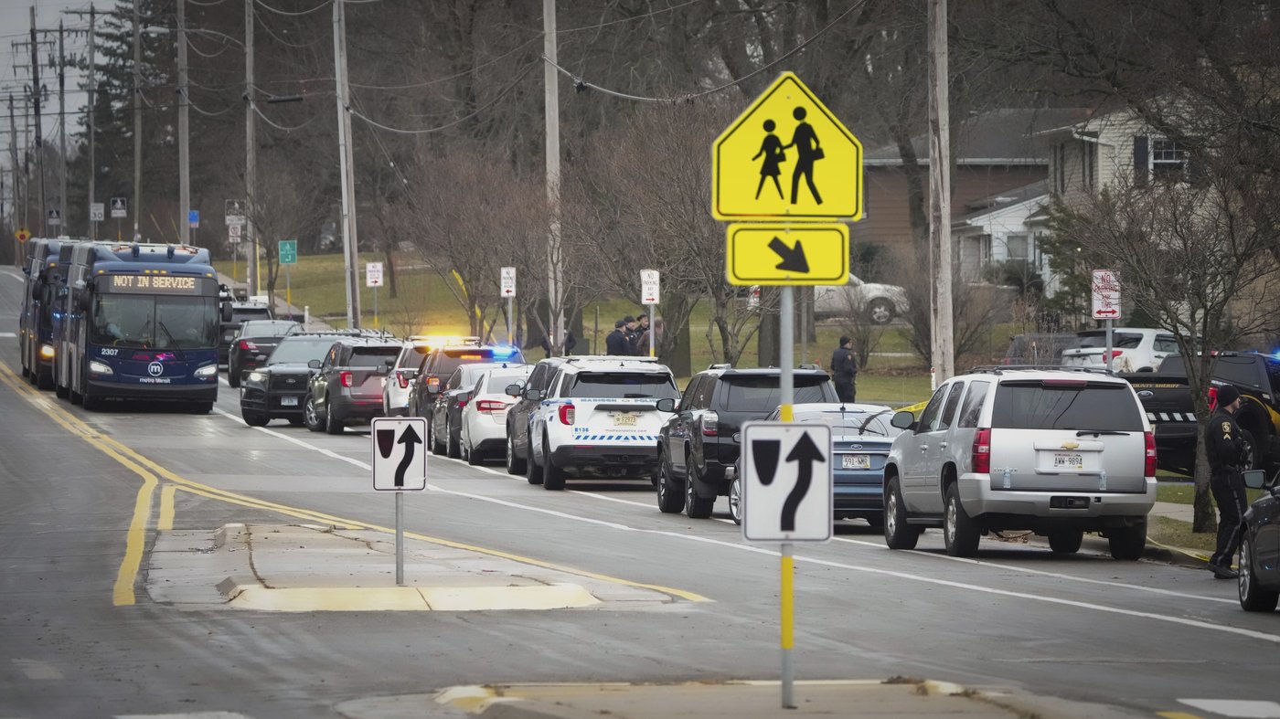 15-year-old girl fatally shoots teacher and teenager at a Christian school in Wisconsin | iNFOnews.ca
