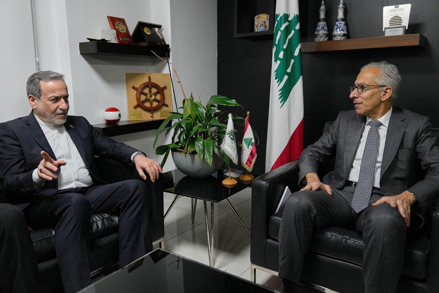 Iran 'does not desire a war but we are ready for it,' says foreign minister | iNFOnews.ca Iran 'does not desire a war but we are ready for it,' says foreign minister | iNFOnews.ca