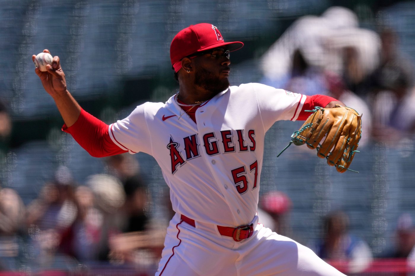 Travis d'Arnaud's 3-run homer, Walbert Ureña's strong outing help Angels beat White Sox 8-2 | iNFOnews.ca Travis d'Arnaud's 3-run homer, Walbert Ureña's strong outing help Angels beat White Sox 8-2 | iNFOnews.ca