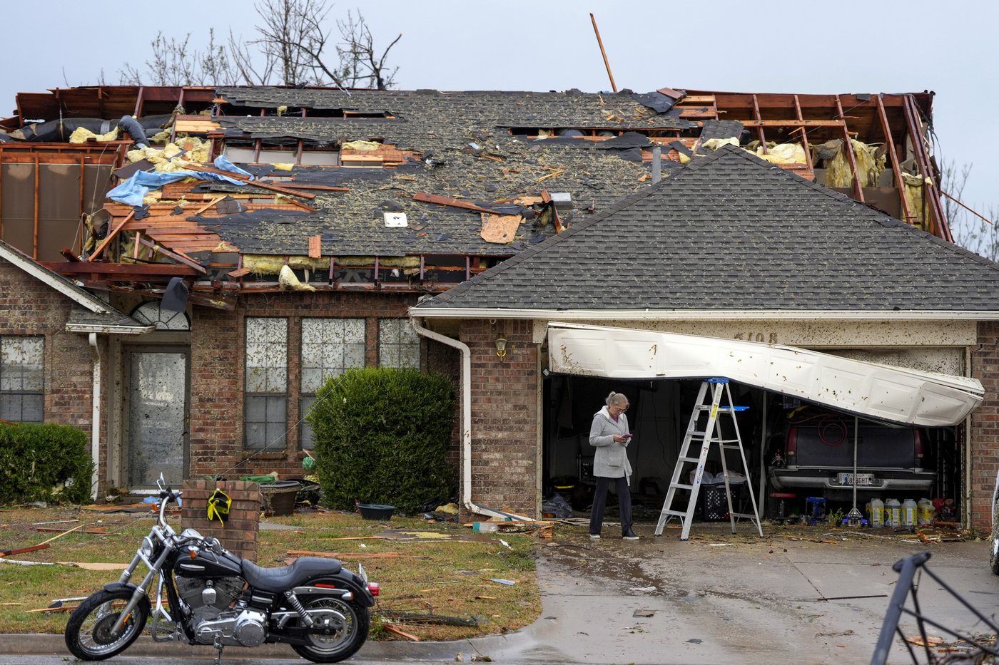 Oklahoma storms injure at least 11 and leave thousands without power | iNFOnews.ca