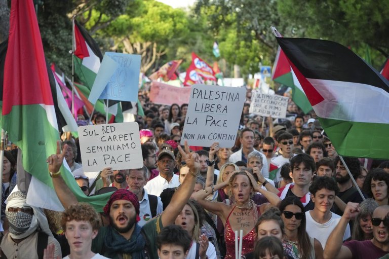 Pledge to boycott Israeli film institutions draws signatures of top Hollywood actors and directors | iNFOnews.ca