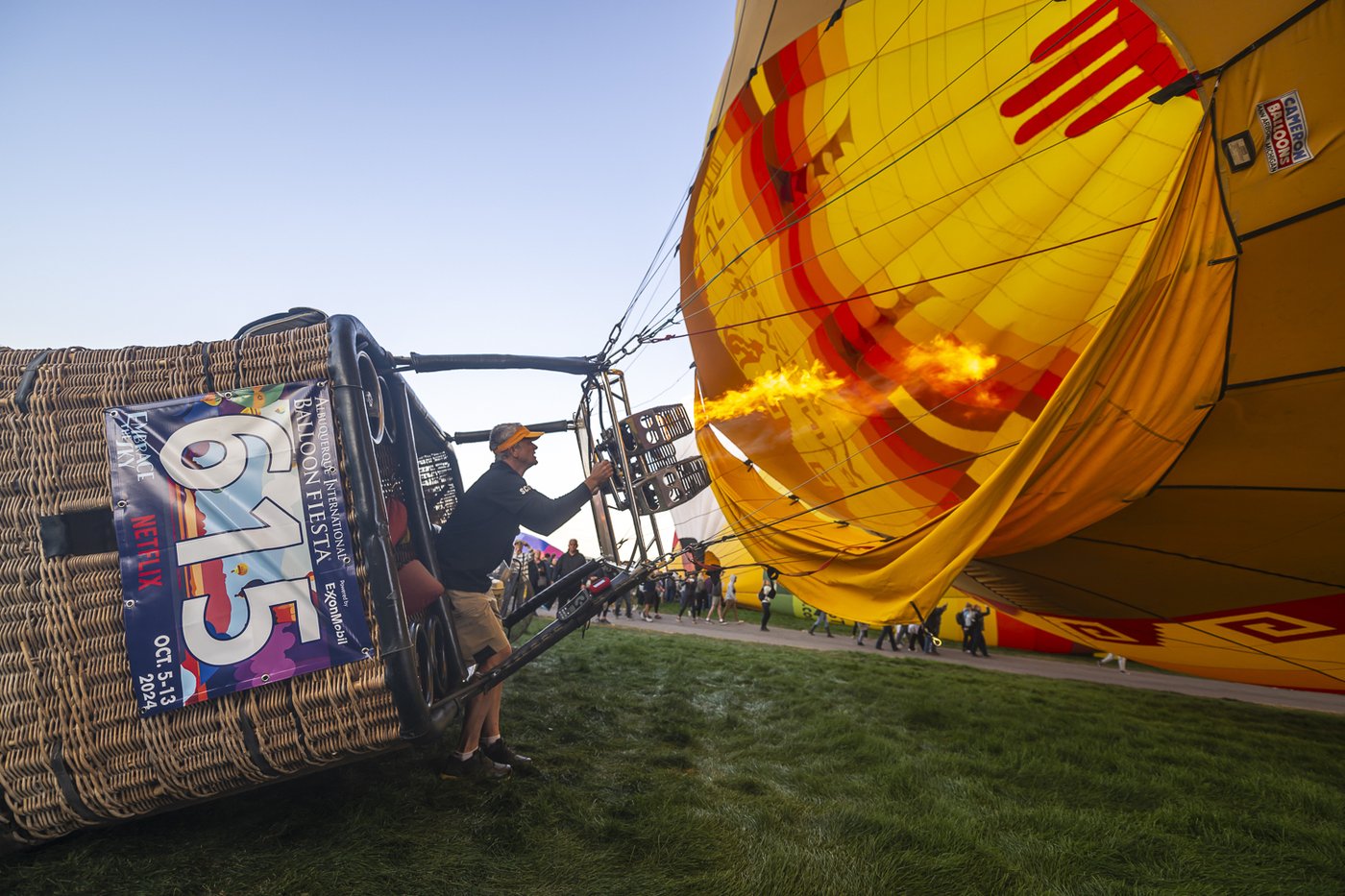 'Magical' flotilla of hot air balloons take flight at international fiesta amid warm temperatures | iNFOnews.ca 'Magical' flotilla of hot air balloons take flight at international fiesta amid warm temperatures | iNFOnews.ca