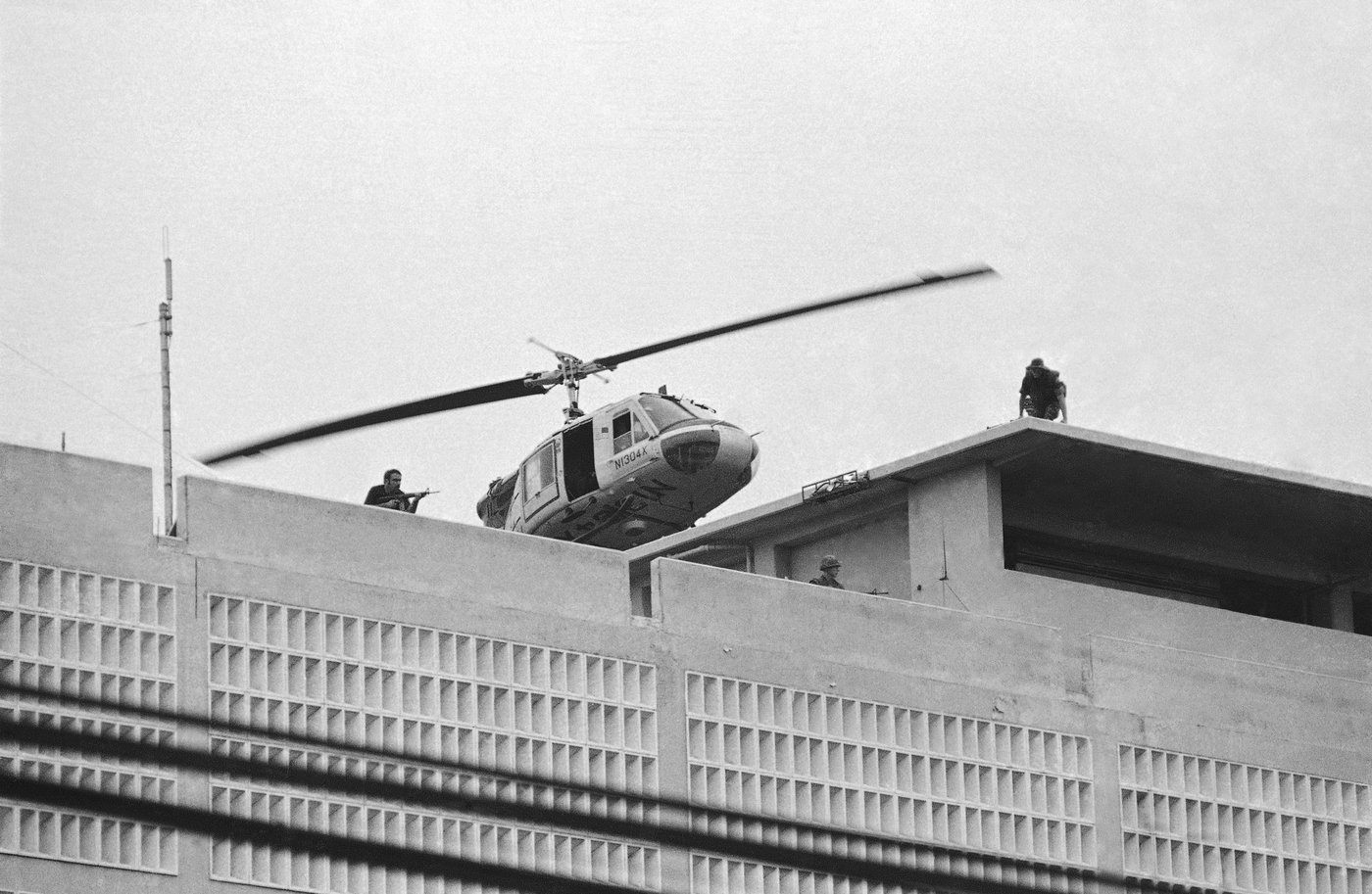 As communist troops streamed into Saigon, a few remaining reporters kept photos and stories flowing | iNFOnews.ca As communist troops streamed into Saigon, a few remaining reporters kept photos and stories flowing | iNFOnews.ca