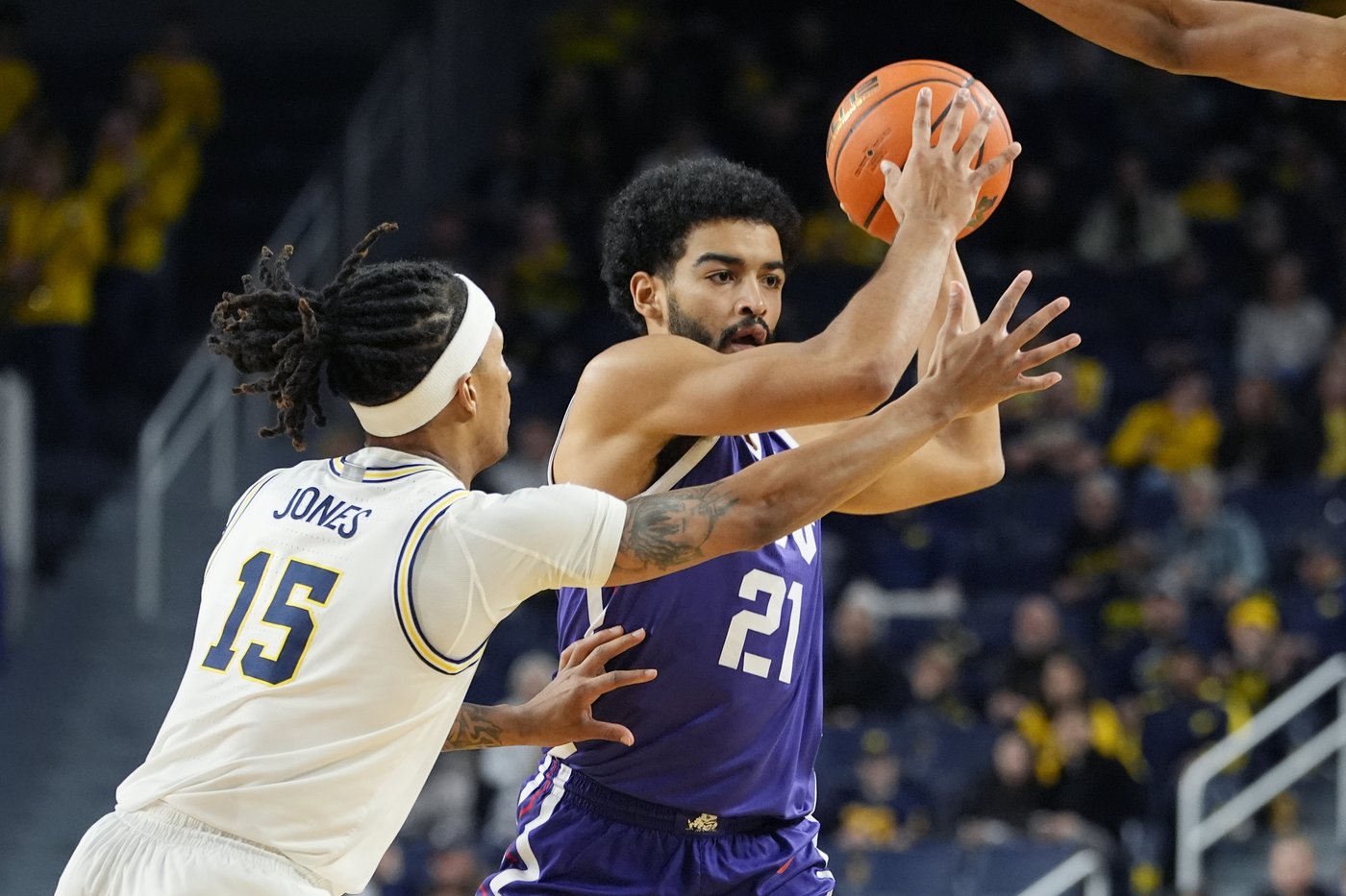 Nimari Burnett scores 16 and Danny Wolf secures a double-double to lead Michigan past TCU 76-64 | iNFOnews.ca