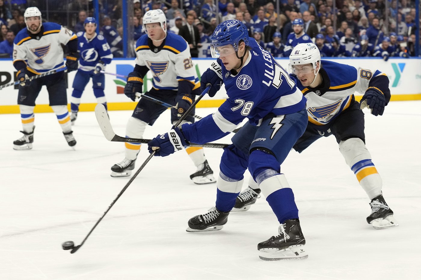 Kucherov has 2 assists as Lightning beat Blues 3-1 | iNFOnews.ca