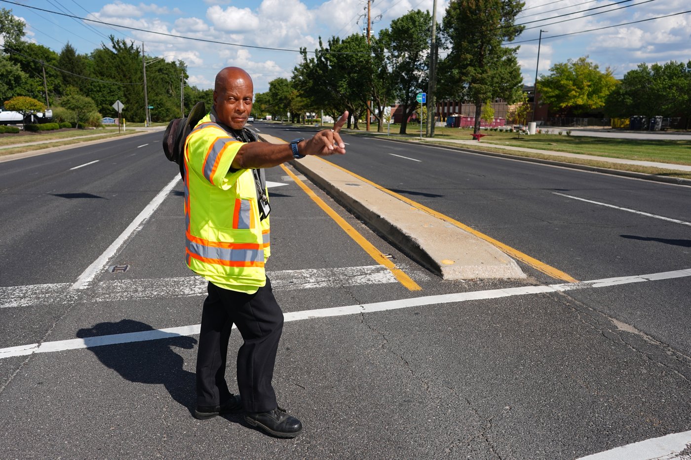 Crossing guards face life-threatening dangers on the job | iNFOnews.ca Crossing guards face life-threatening dangers on the job | iNFOnews.ca