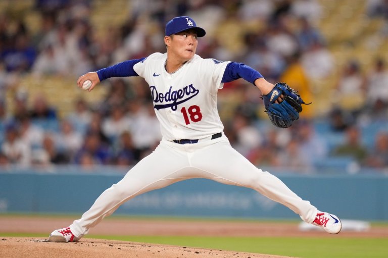 Yamamoto strikes out 10 as the Dodgers rout the Reds 14-1 for 7th straight win | iNFOnews.ca