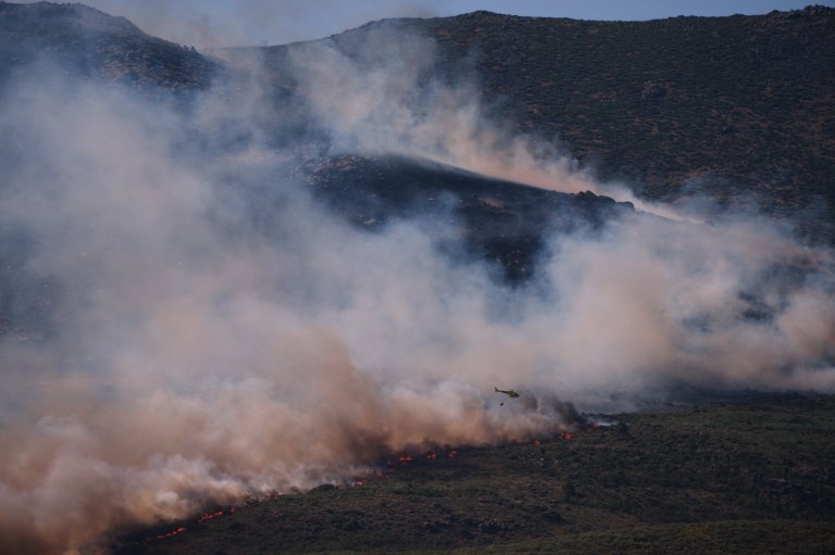 Wildfires near Madrid and in southwestern France force tens of thousands to evacuate | iNFOnews.ca