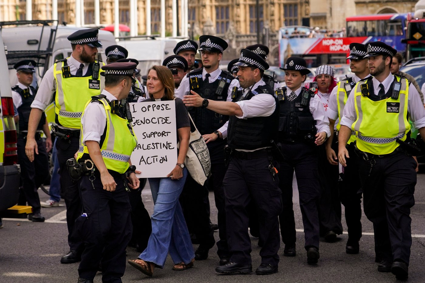 UK police say more than 500 people arrested in pro-Palestinian events over weekend | iNFOnews.ca