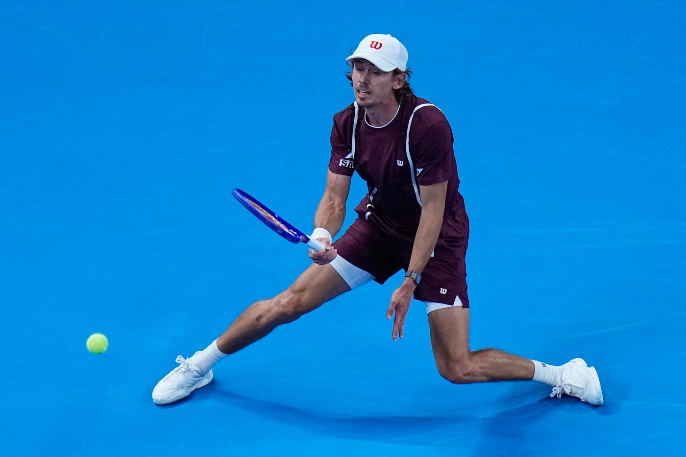 Djokovic seals 7th China Open title after De Minaur retires injured in final | iNFOnews.ca Djokovic seals 7th China Open title after De Minaur retires injured in final | iNFOnews.ca