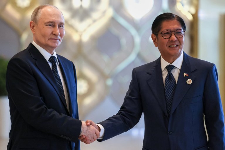 Russia frees 24 Filipinos after Marcos talks with Putin | iNFOnews.ca