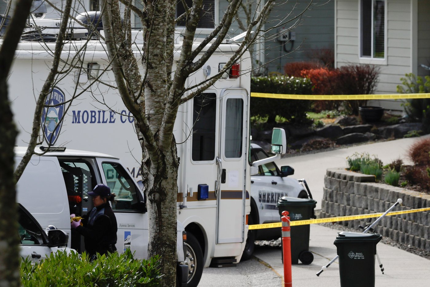 Man fatally stabs 4 people in Washington state as deputies head to serve him a restraining order | iNFOnews.ca