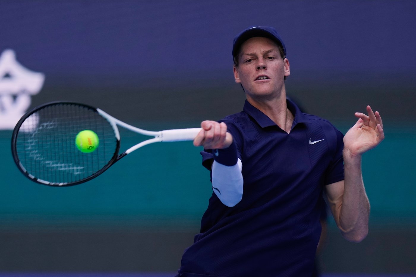 Sinner advances to China Open men's final and Gauff to women's quarterfinals | iNFOnews.ca