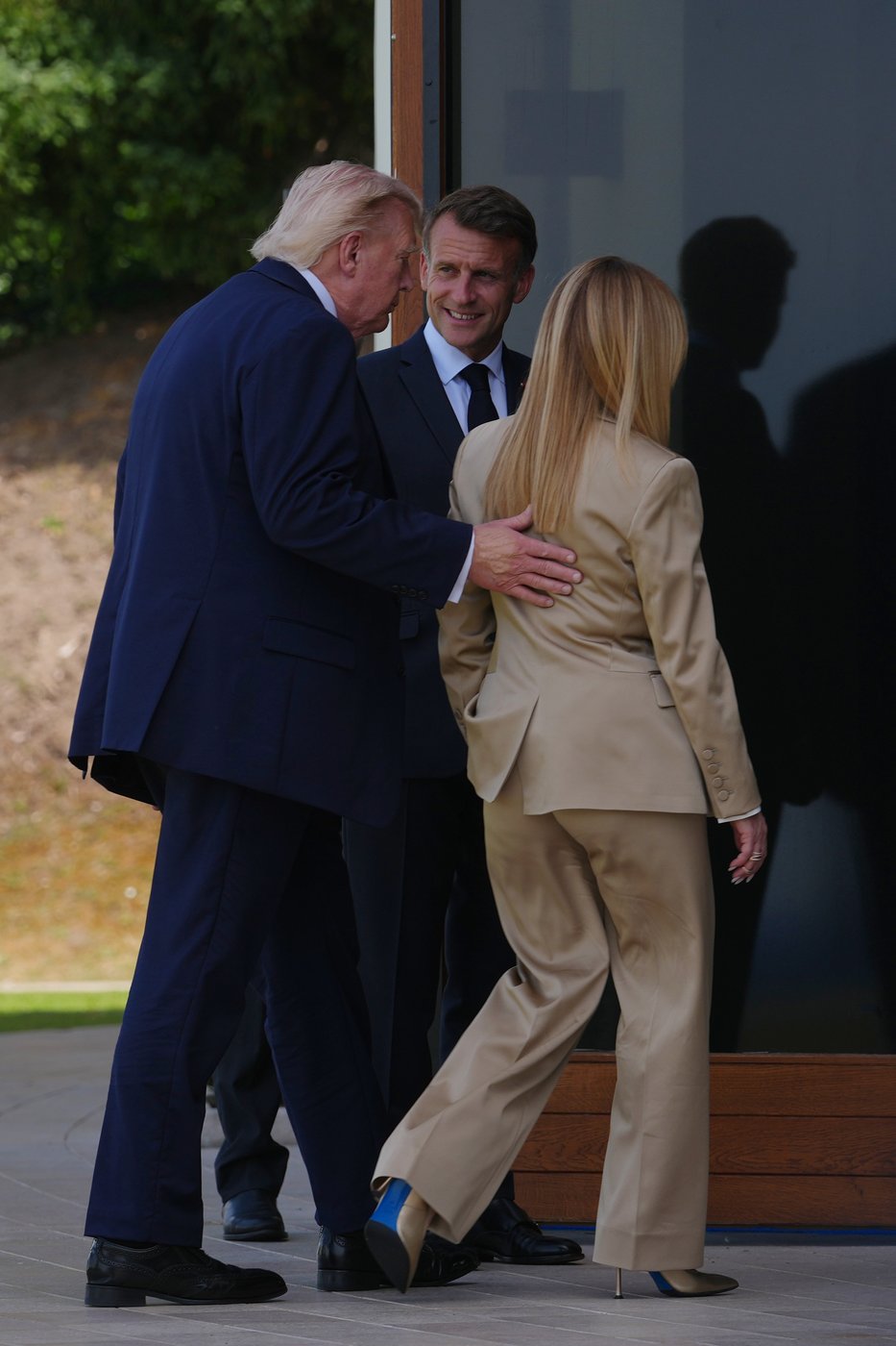 Meloni slams Trump's claim she 'begged' for a photo with him as Italy's top diplomat cancels US trip | iNFOnews.ca Meloni slams Trump's claim she 'begged' for a photo with him as Italy's top diplomat cancels US trip | iNFOnews.ca