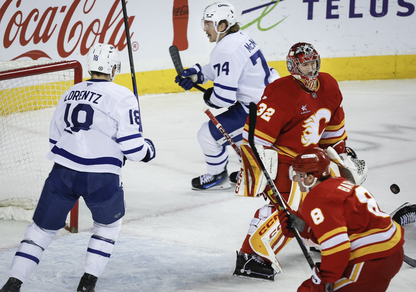 Nylander nets hat trick as Leafs douse Flames 6-3 | iNFOnews.ca