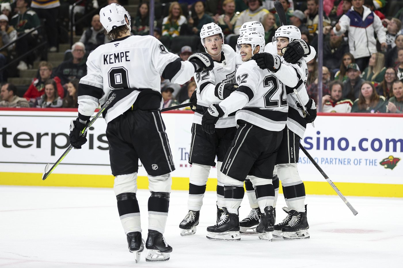 Lewis scores twice, Kings roll to 5-1 win over Wild | iNFOnews.ca