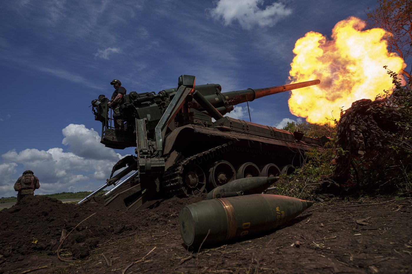 Russia grinds deeper into Ukraine after 1,000 days of grueling war | iNFOnews.ca