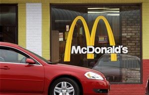 McDonald's profit slips on foreign exchange rates; revenue misses forecasts | iNFOnews.ca CP19496101