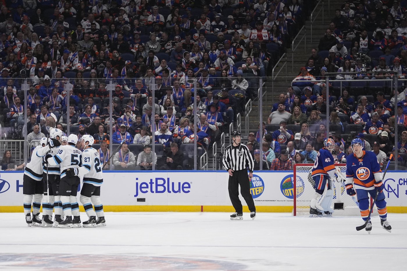 Dylan Guenther scores twice, Utah outlasts Islanders 5-4 in OT to improve to 2-0 | iNFOnews.ca