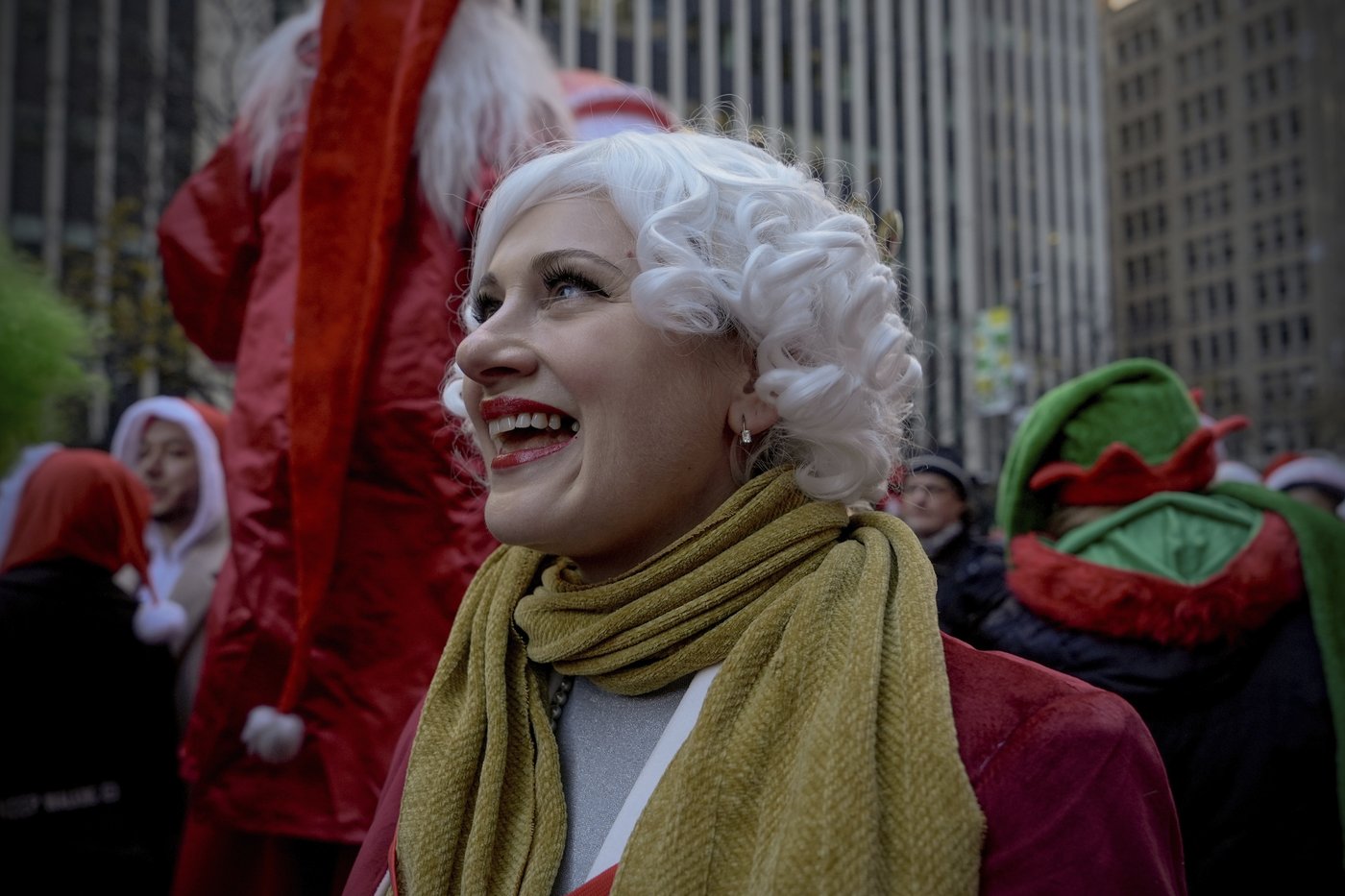 Thousands of Santas and a few Grinches hit the streets for annual SantaCon bar crawls | iNFOnews.ca
