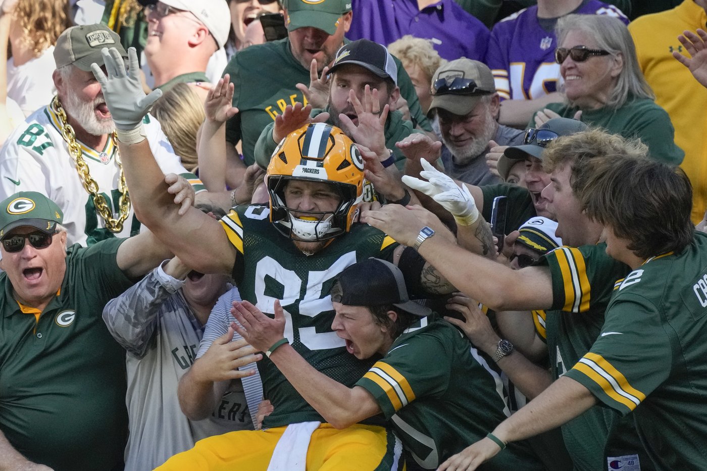Sam Darnold and undefeated Vikings dominate first half and hang on to beat Packers 31-29 | iNFOnews.ca