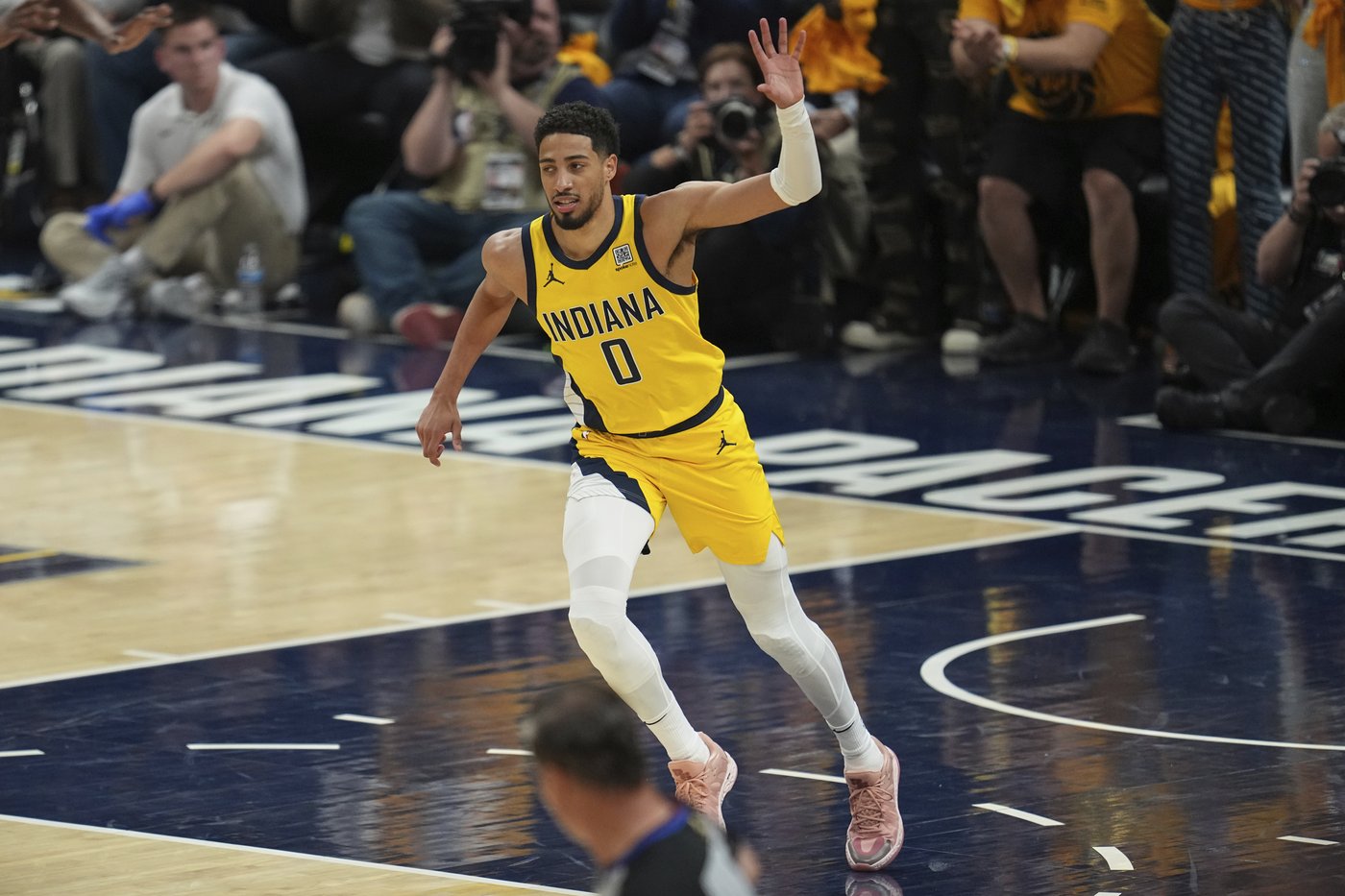 Pacers avoid 2nd straight home-court playoff exit, routing Thunder to force Game 7 | iNFOnews.ca