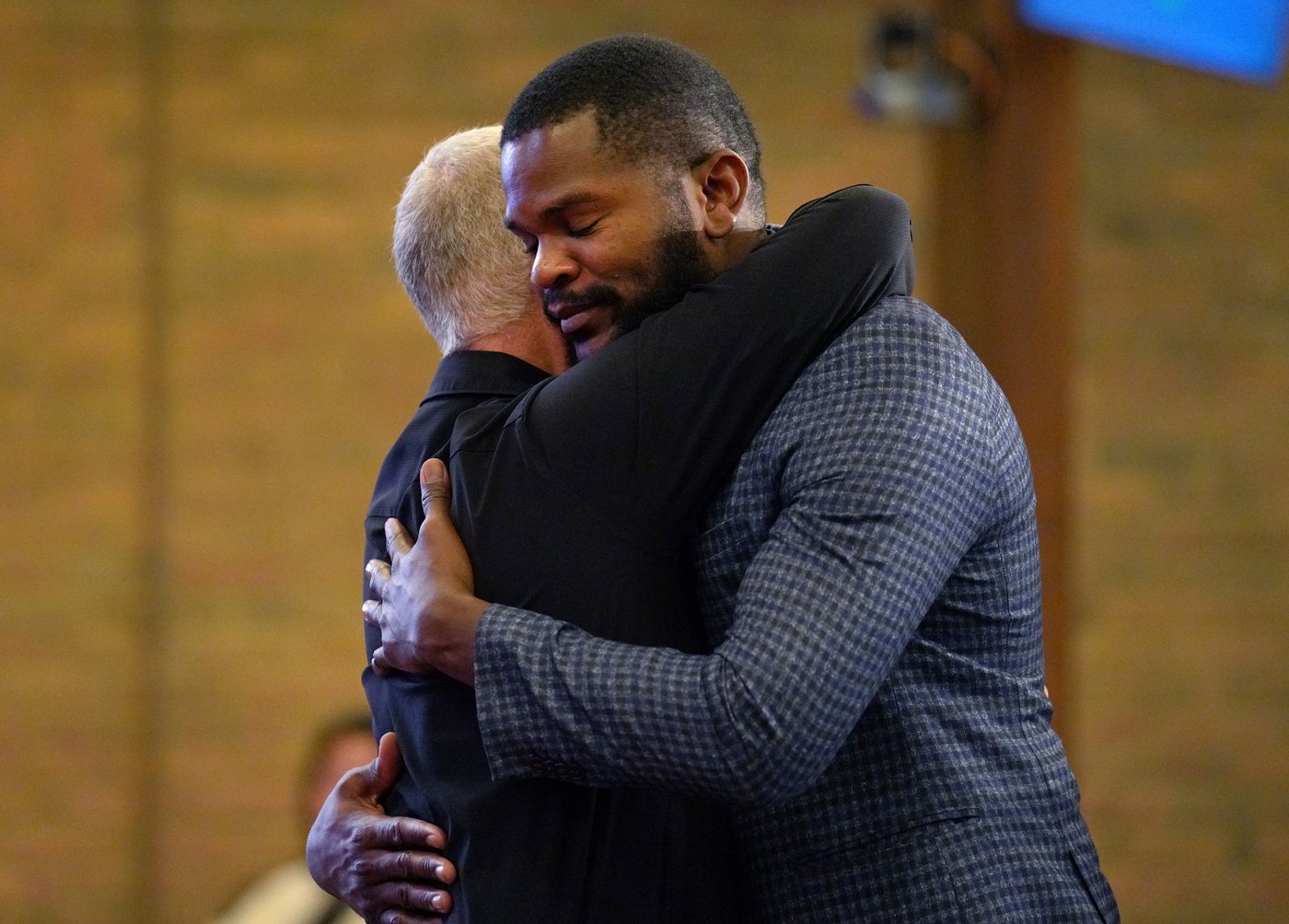 2 Ohio pastors emerge as faithful allies for Haitian migrants during Trump's crackdown | iNFOnews.ca