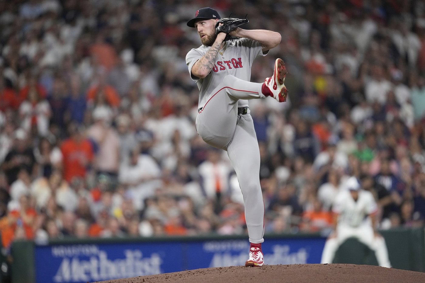 Astros hold off Red Sox rally for 7-6 win, Urías and McCormick homer | iNFOnews.ca