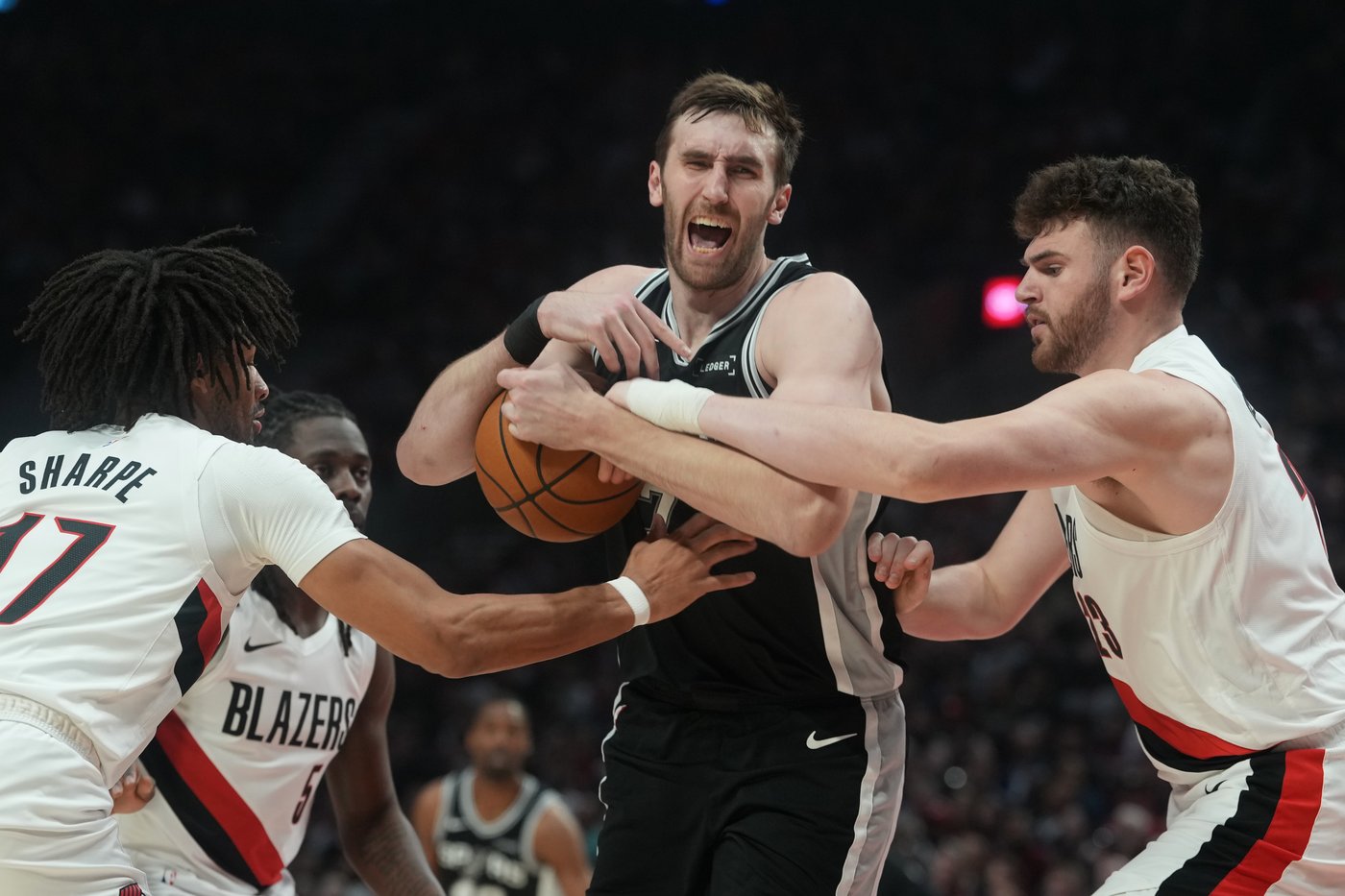Spurs beat Trail Blazers 120-108 without Wembanyama to take 2-1 series lead | iNFOnews.ca