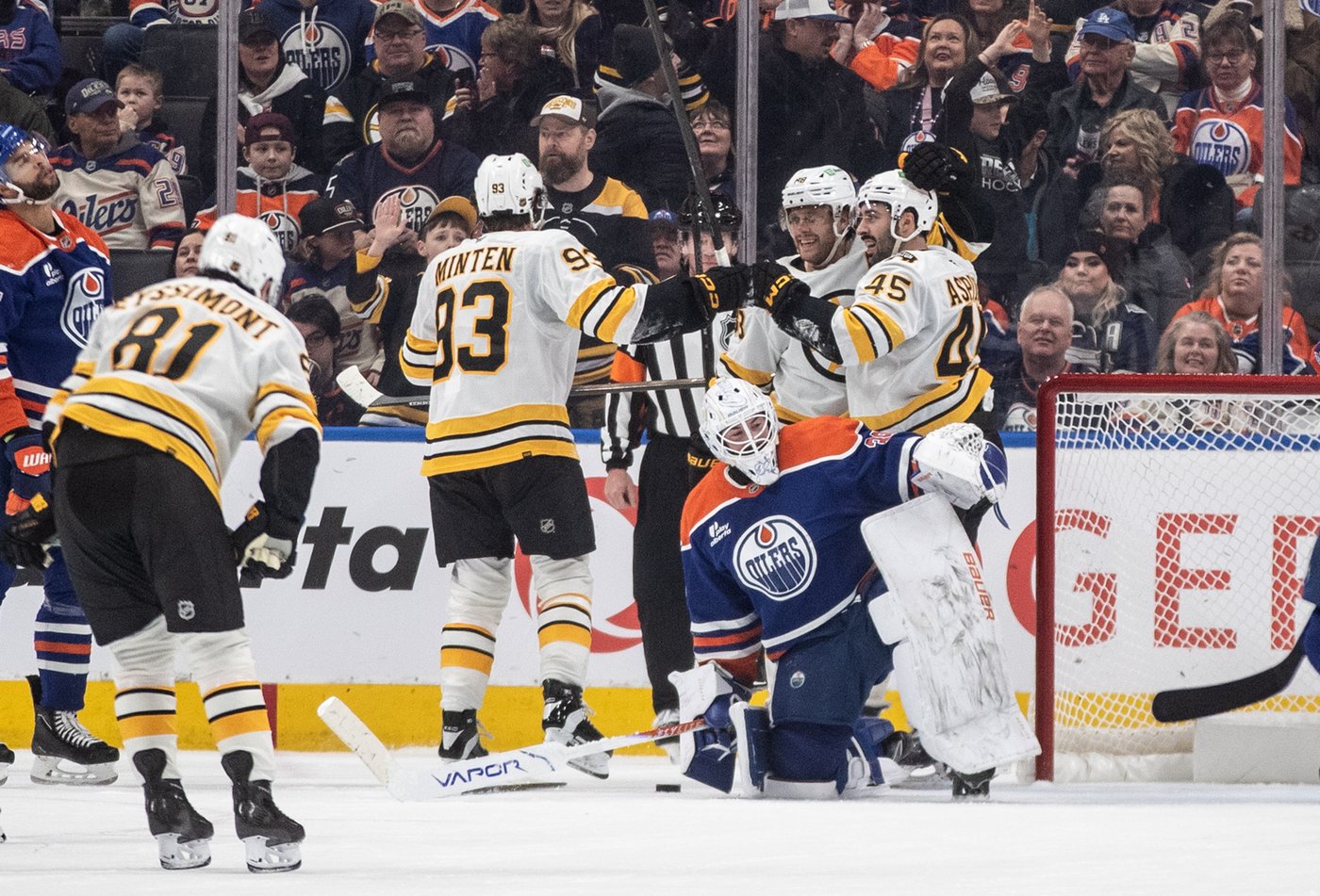 Pastrnak's three-point effort leads Bruins to 6-2 victory over Oilers | iNFOnews.ca Pastrnak's three-point effort leads Bruins to 6-2 victory over Oilers | iNFOnews.ca