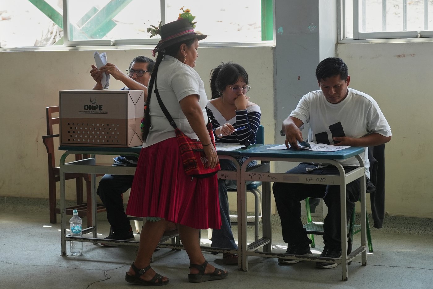 Peru's voters face choice of 35 contenders for ninth president in 10 years | iNFOnews.ca