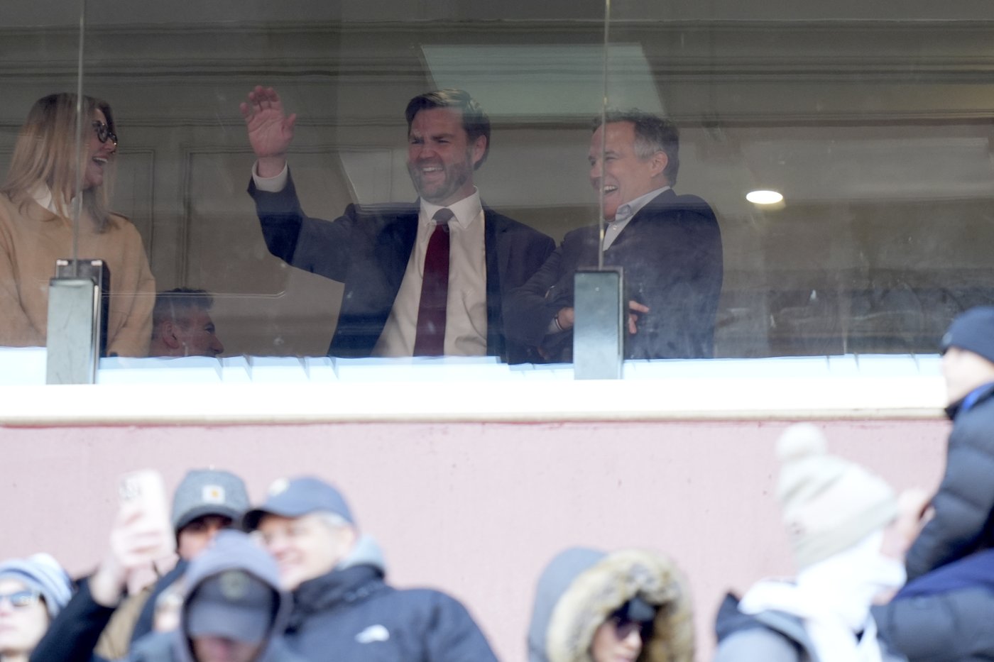 Trump gets warm welcome as he watches Army-Navy game alongside key allies, nominees and Daniel Penny | iNFOnews.ca