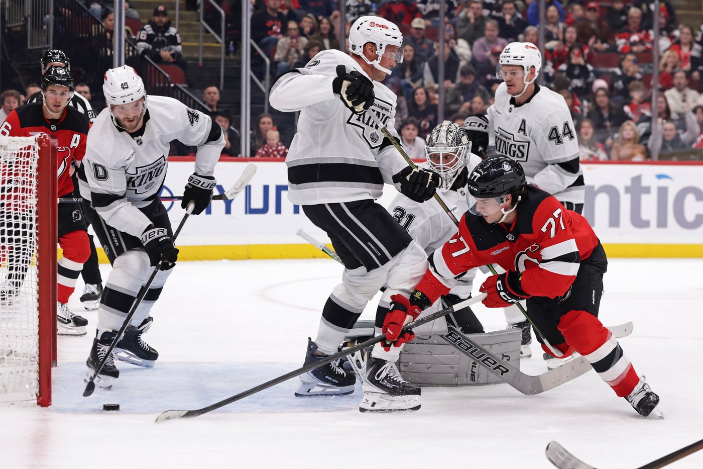 Brett Pesce scores go-ahead goal as Devils beat Kings 3-1 for 3rd straight win | iNFOnews.ca