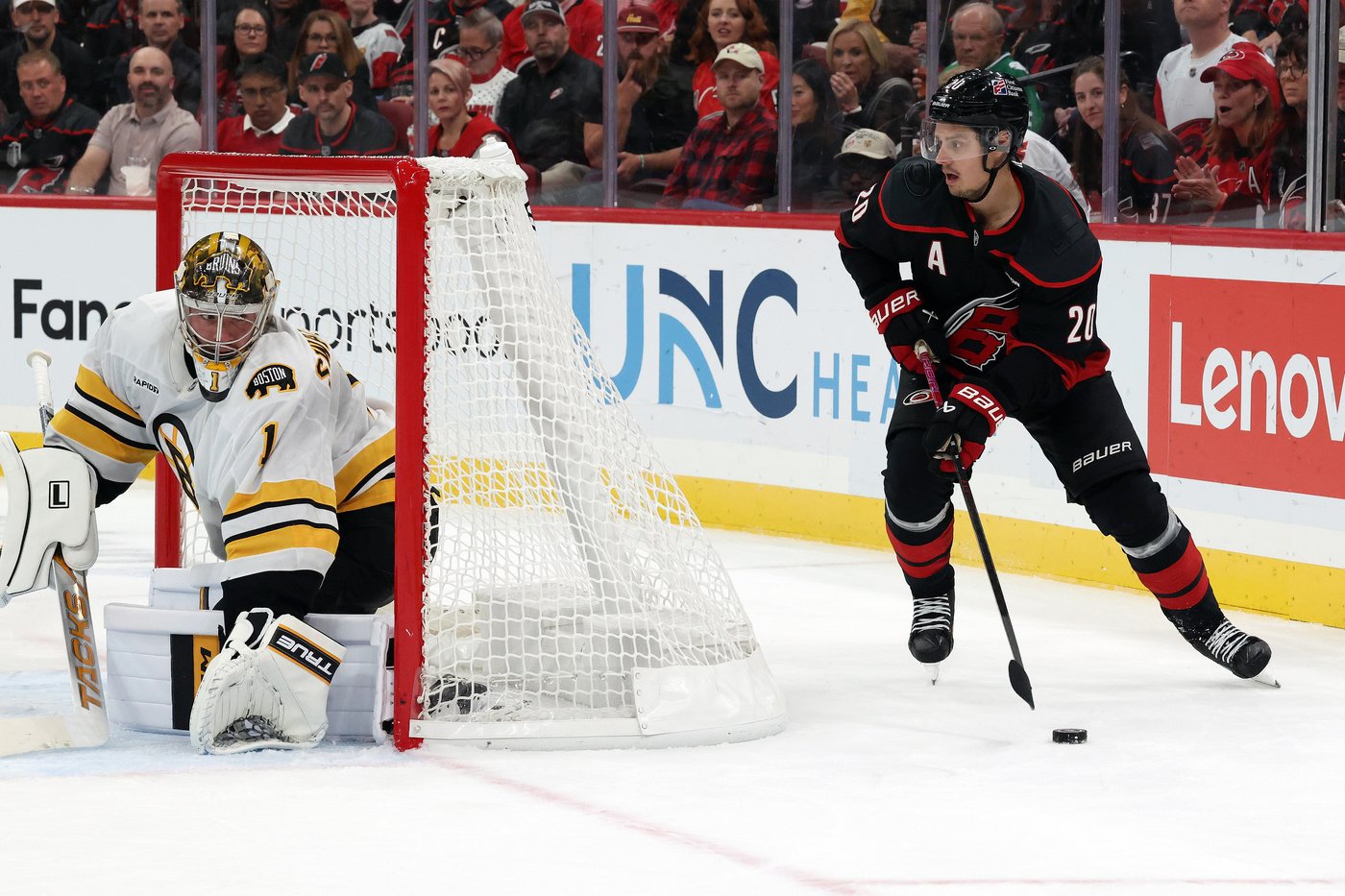 Aho's late goal helps Kochetkov improve to 8-0-0 as Hurricanes beat Bruins 2-1 | iNFOnews.ca