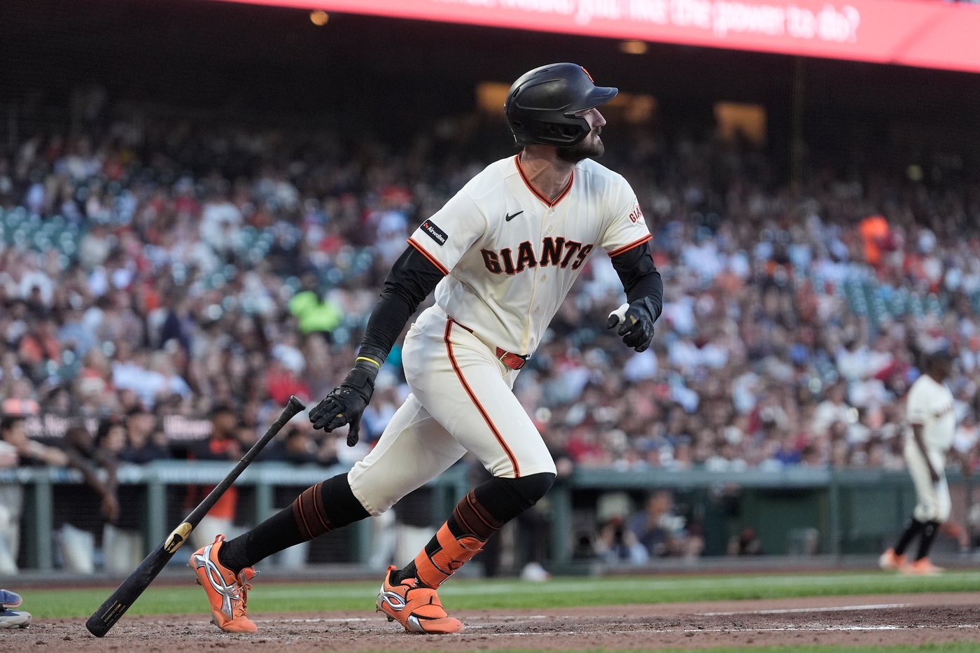 Shay Whitcomb chops a single in 11th for 1st career game-ending RBI as Giants beat Cardinals 5-4 | iNFOnews.ca