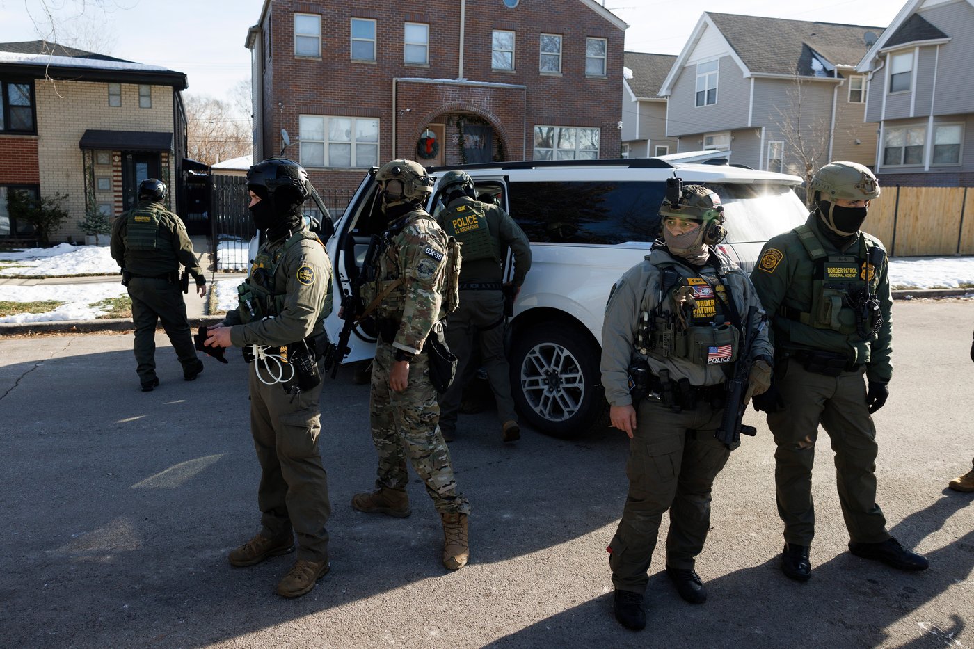 Border Patrol official who is the face of Trump's crackdown back in Chicago amid immigration raids | iNFOnews.ca