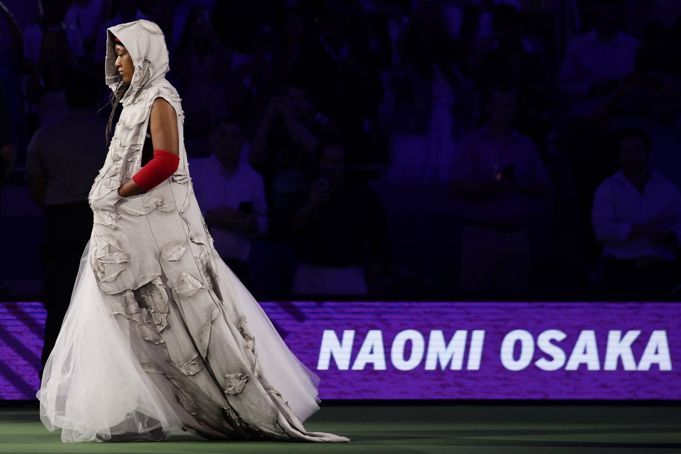 Naomi Osaka's US Open look channels Allen Iverson with gray hoodie and hair in cornrows | iNFOnews.ca Naomi Osaka's US Open look channels Allen Iverson with gray hoodie and hair in cornrows | iNFOnews.ca