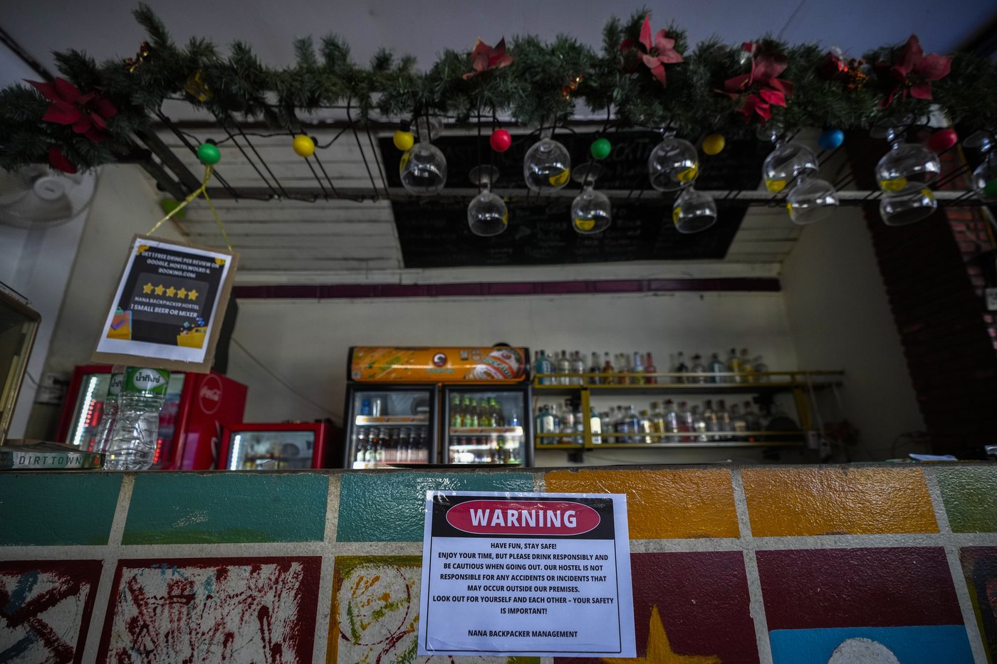 Australian teen and British woman who drank tainted alcohol in Laos have died, bringing toll to 5 | iNFOnews.ca Australian teen and British woman who drank tainted alcohol in Laos have died, bringing toll to 5 | iNFOnews.ca