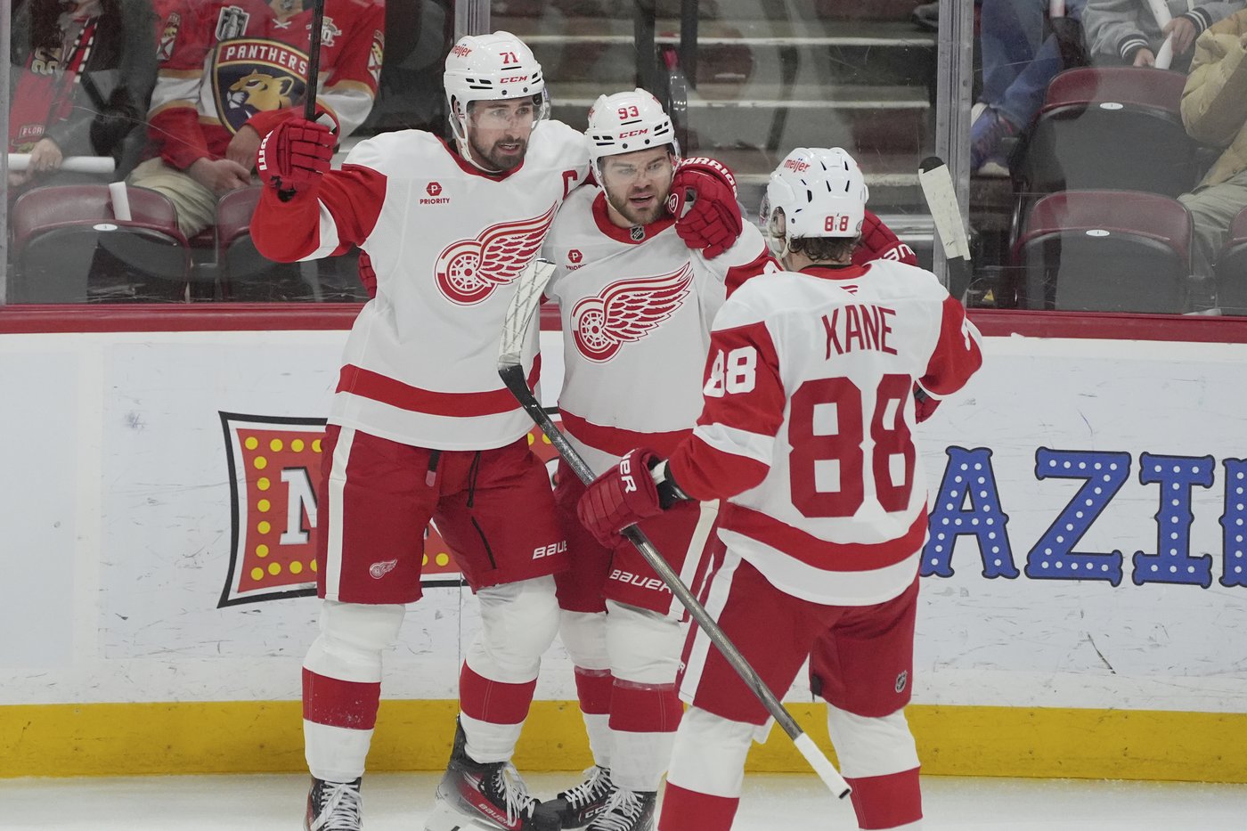 Marco Kasper scores in OT to lift Red Wings past the Lightning, 4-3 | iNFOnews.ca
