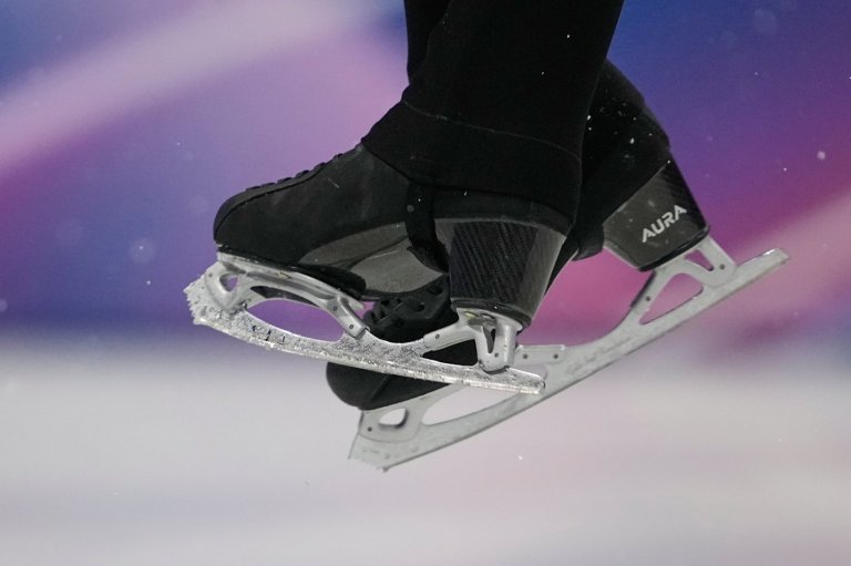 Olympic figure skaters offer wellness tips for weekend athletes. The 'hard ice always wins' | iNFOnews.ca