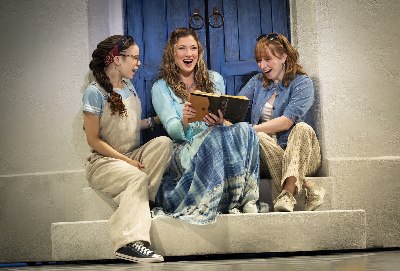 'Mamma Mia!' returns to Broadway after a decade away, bringing the dance party back to New York | iNFOnews.ca